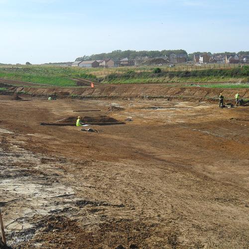  Archaeologists excavate ahead of A45 construction (c) MOLA