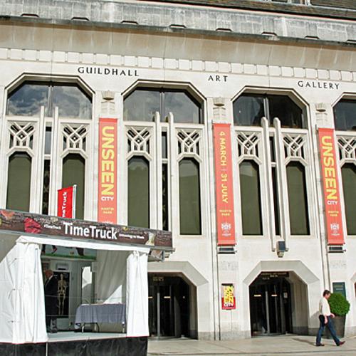 MOLA Time Truck at the Guildhall Yard (c)MOLA