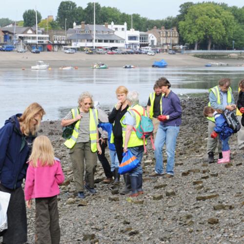 Thames Discovery Programme family foreshore event 