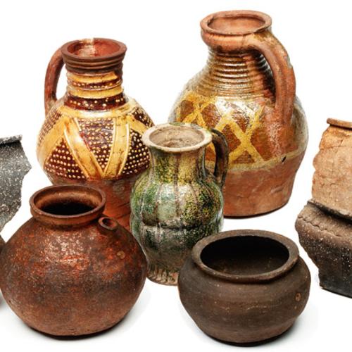 Collectin of medieval pots (c) MOLA